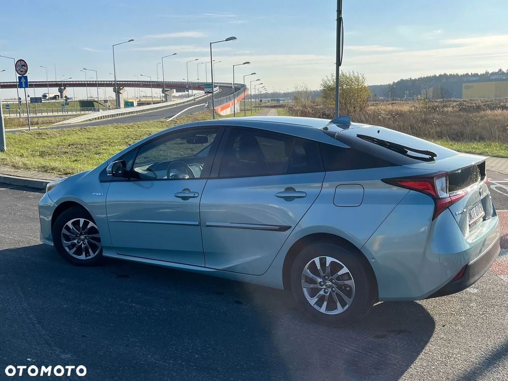 Toyota Prius Hybrid Executive - 13