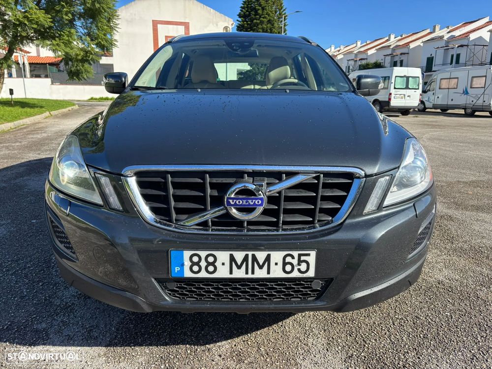 Volvo XC 60 2.0 D3 R-Design Geartronic - 3