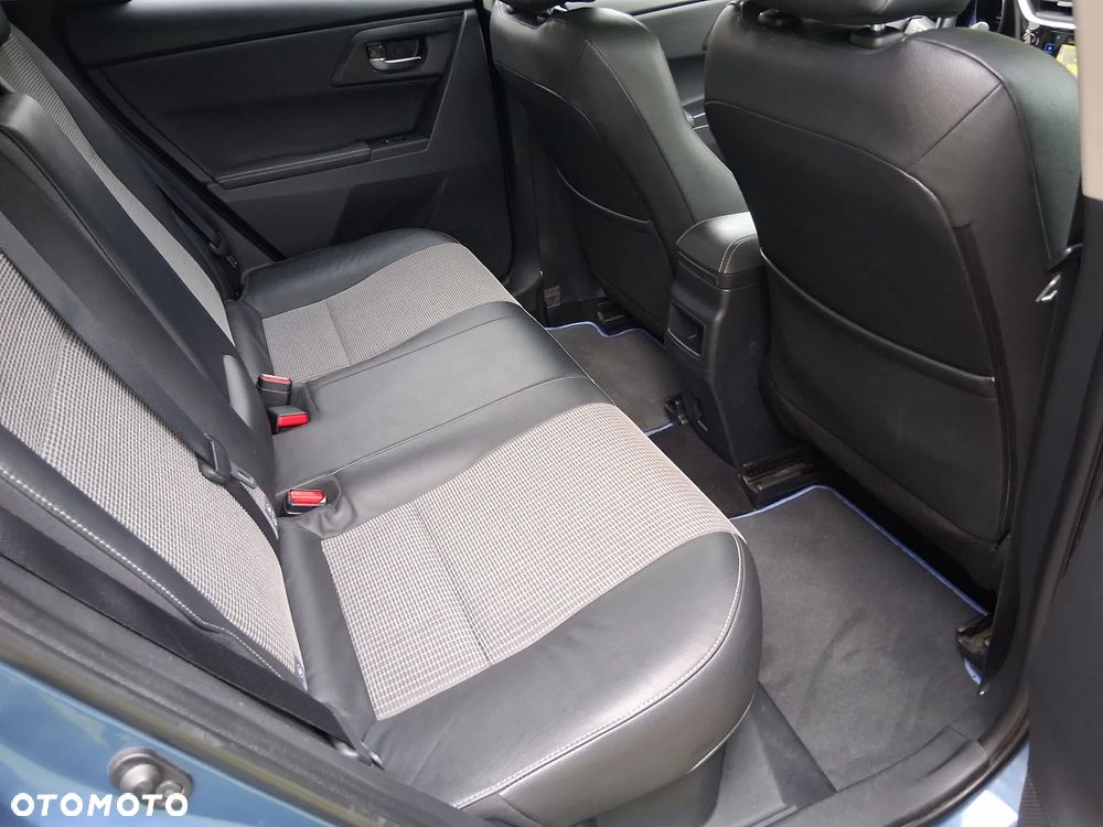 Toyota Auris 1.8 HSD Prestige NAVI - 23