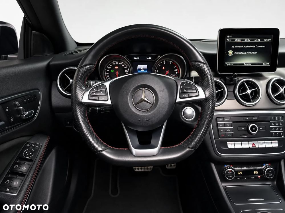 Mercedes-Benz CLA 220 4Matic 7G-DCT AMG Line - 17