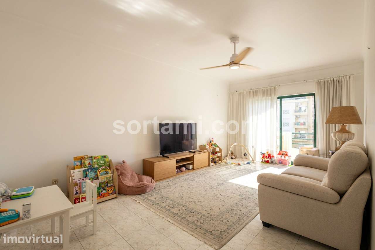 Apartamento T2 Venda em Faro (Sé e São Pedro),Faro - Grande imagem: 2/12