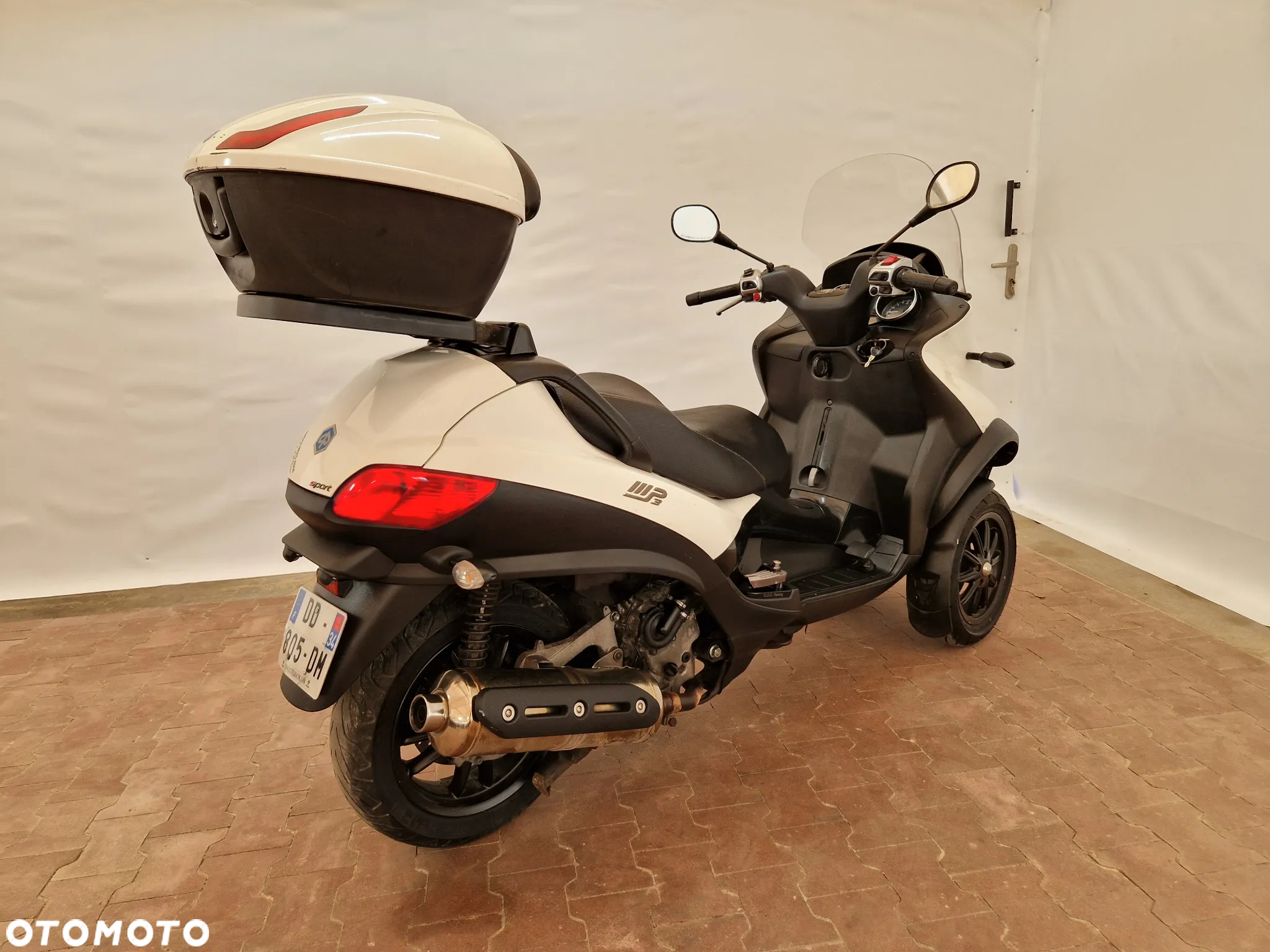 Piaggio MP-3 - 14