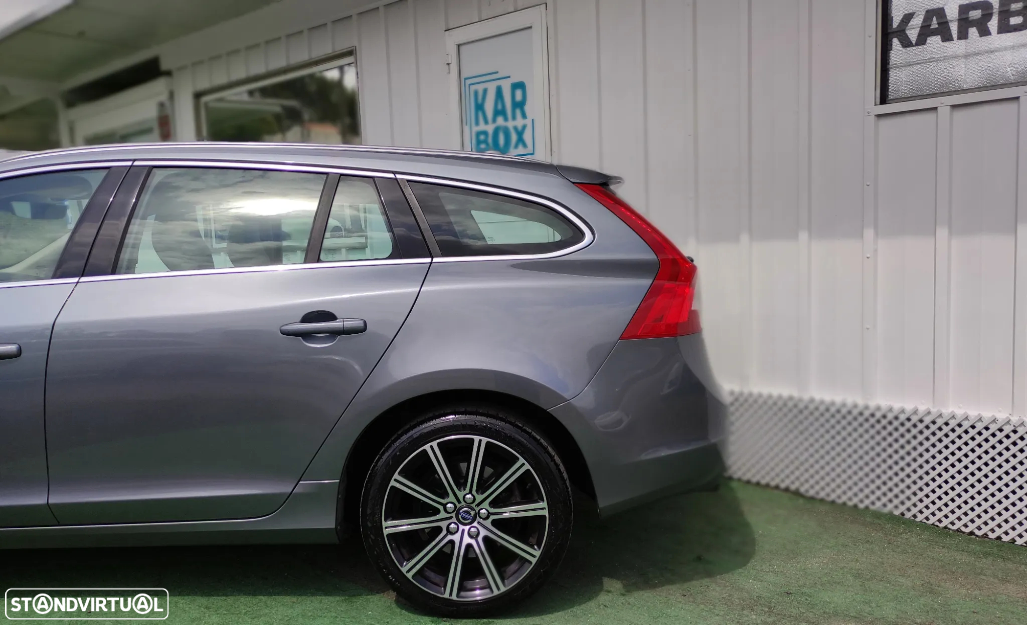Volvo V60 2.0 D3 Summum Geartronic - 35