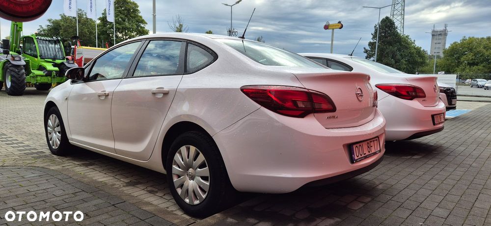 Opel Astra - 4