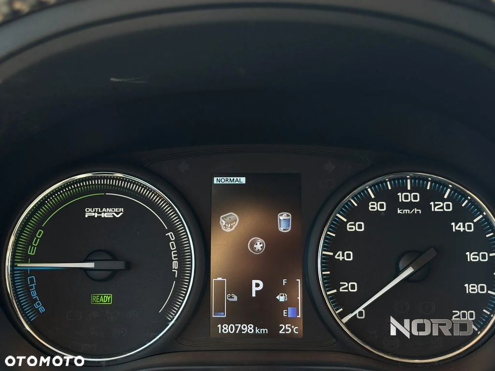 Mitsubishi Outlander 2.0 4WD Plus - 31