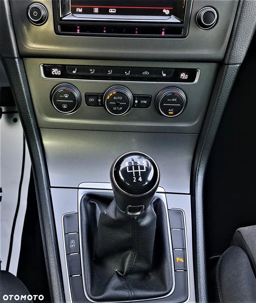 Volkswagen Golf 1.6 TDI DPF BlueMotion - 30
