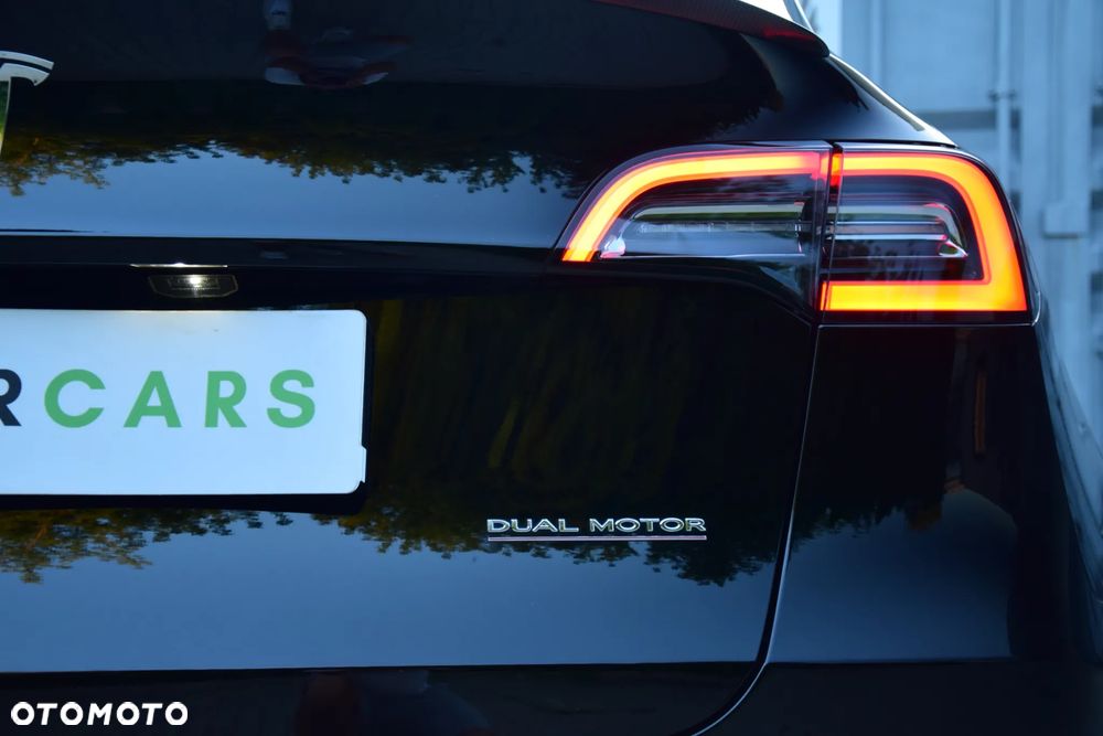Tesla Model Y - 15