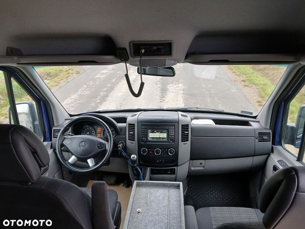 Mercedes-Benz Sprinter - 11