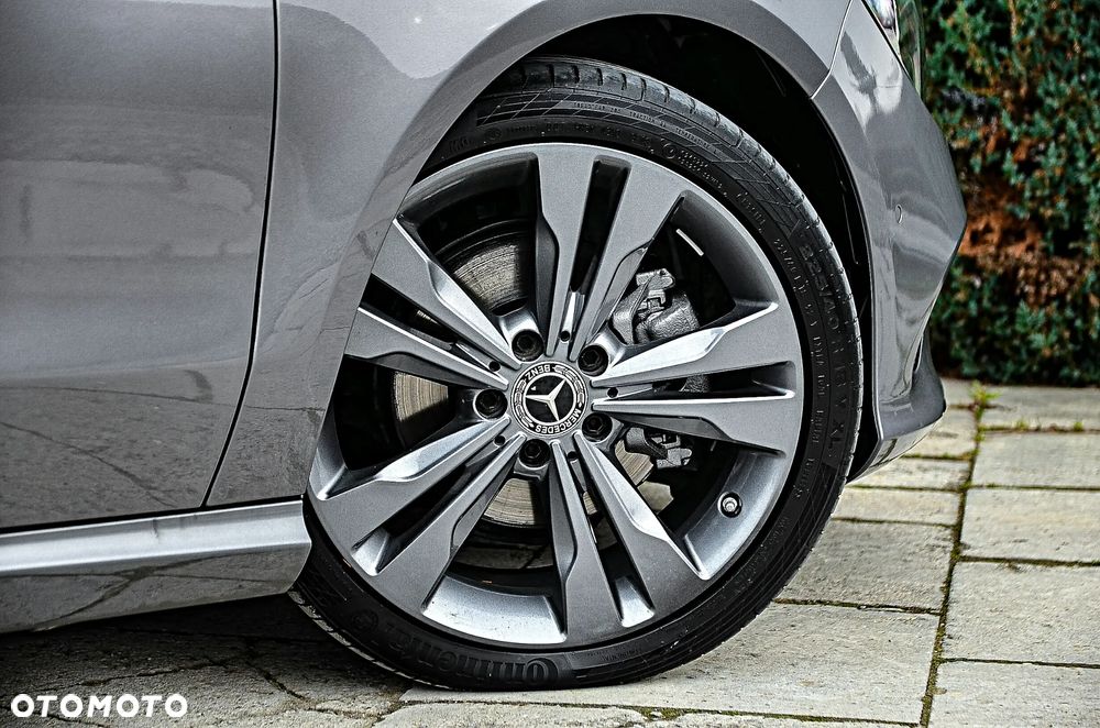 Mercedes-Benz CLA 200 7G-DCT UrbanStyle Edition - 19