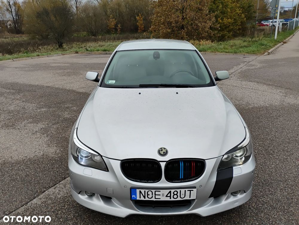 BMW Seria 5 520i - 25