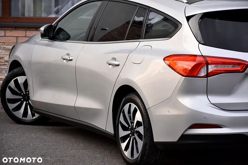 Ford Focus 1.5 EcoBlue Start-Stopp-System TITANIUM DESIGN - 10