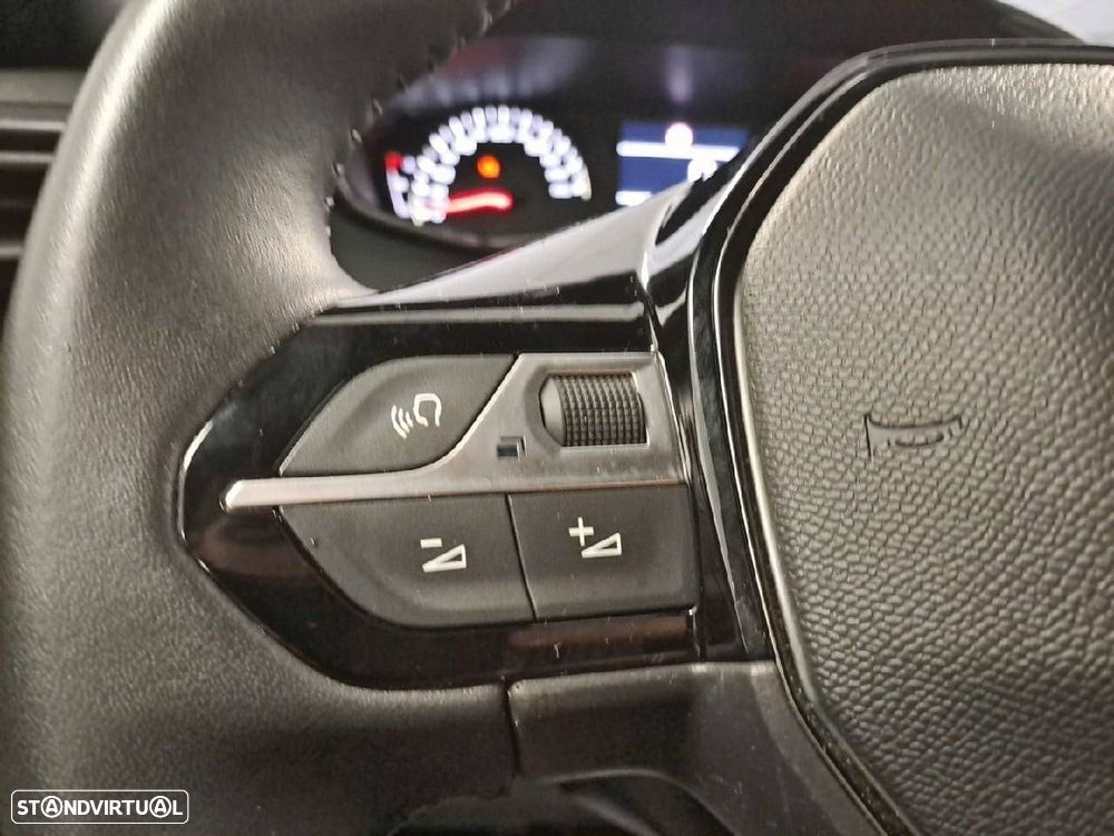Peugeot 2008 1.2 PureTech Active - 16