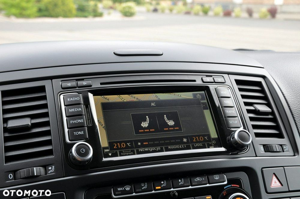 Volkswagen Multivan - 32