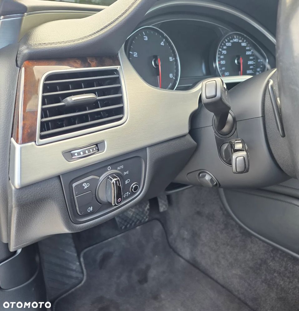 Audi A8 4.2 TDI DPF (clean diesel) quattro tiptronic - 26
