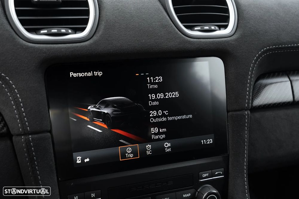 Porsche 718 Cayman GT4 RS - 24