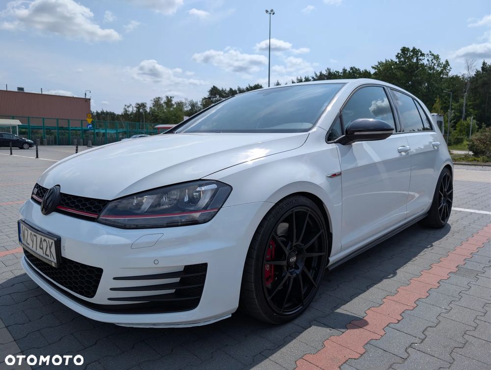 Volkswagen Golf - 3