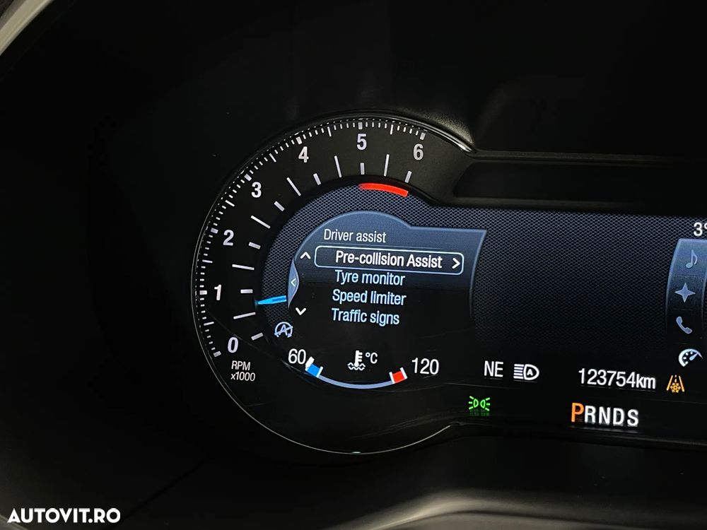 Ford Edge 2.0 TDCi Bi-Turbo 4x4 ST-LINE - 34