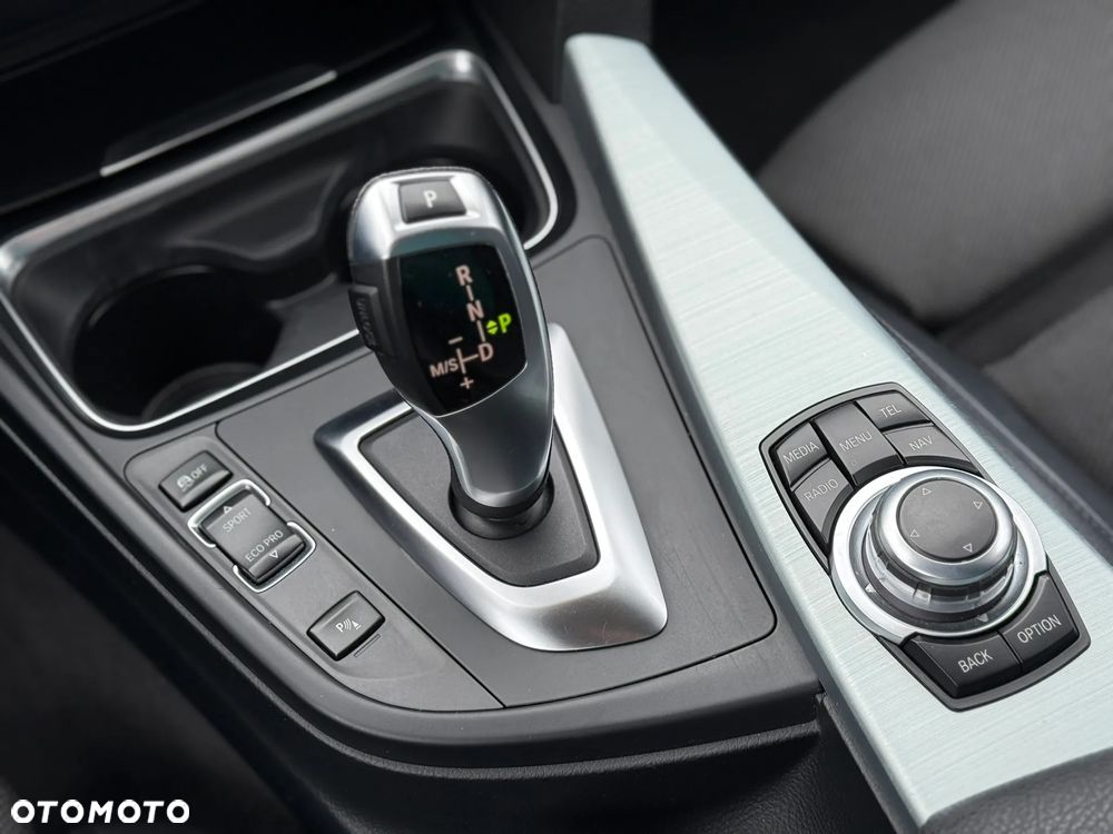 BMW Seria 3 320d xDrive Sport Line - 37