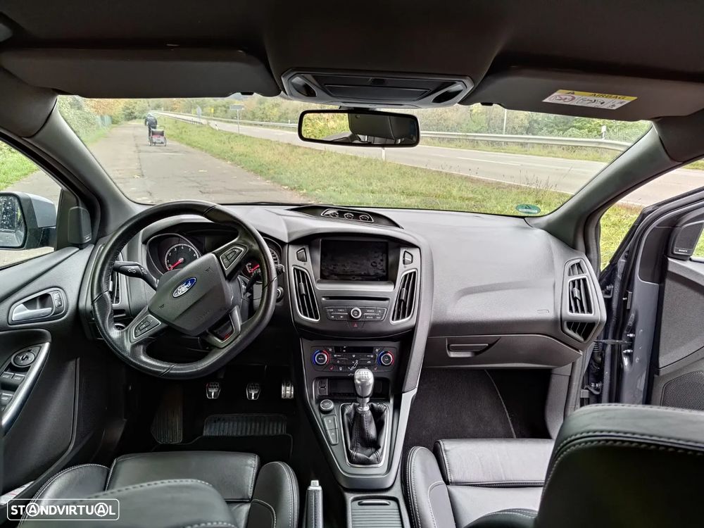 Ford Focus 2.0 EcoBoost ST c/ Pack Pele Exclusiva - 11