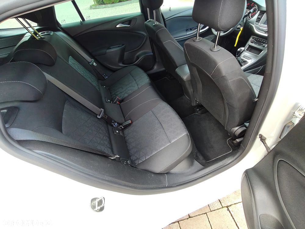Opel Astra 1.6 D Start/Stop Innovation - 29
