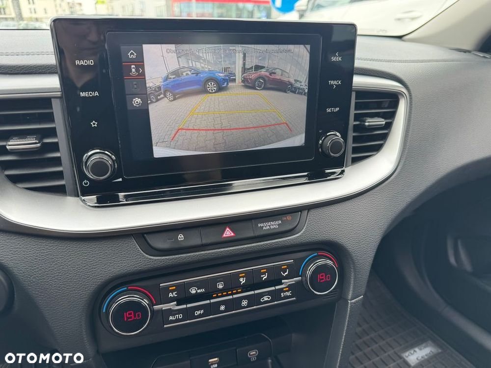 Kia Ceed 1.5 T-GDI M - 12