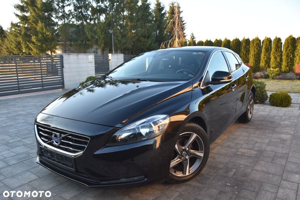 Volvo V40 D2 Drive-E Momentum - 1