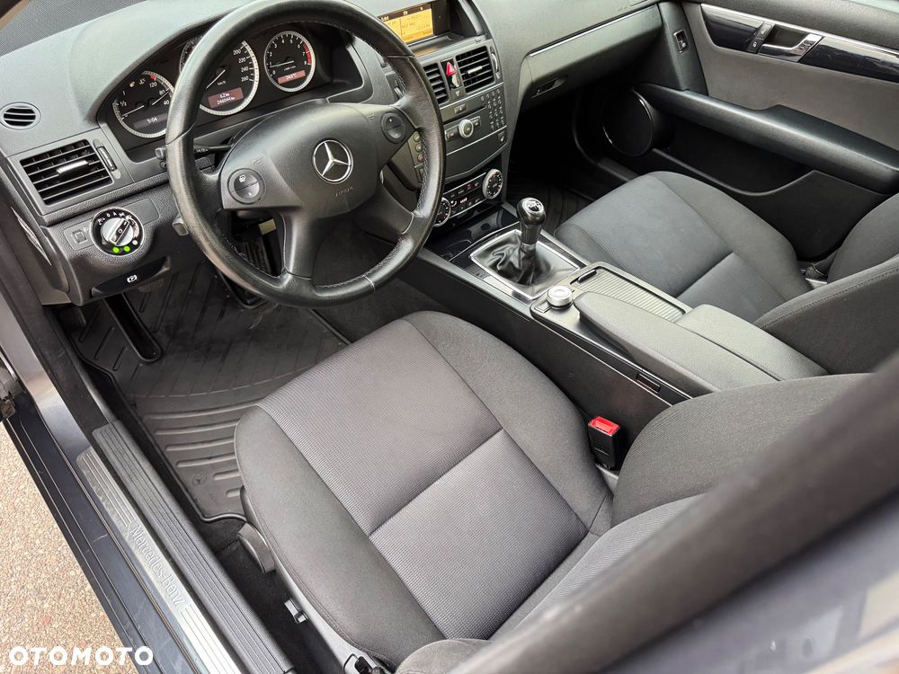 Mercedes-Benz Klasa C 180 Kompressor BlueEFFICIENCY Elegance - 8