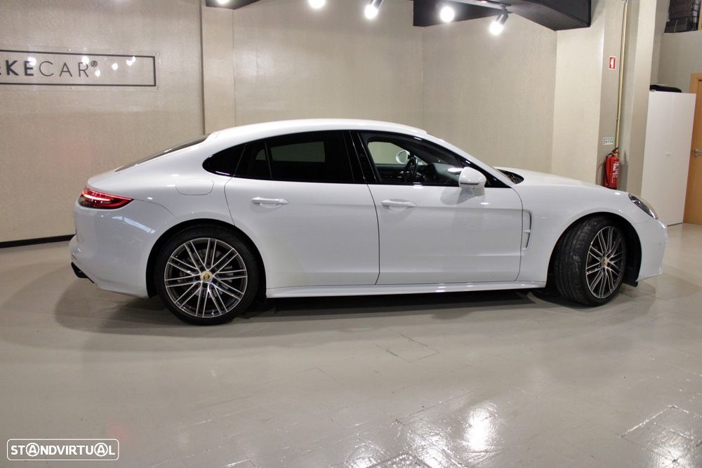 Porsche Panamera 4 E-Hybrid - 10