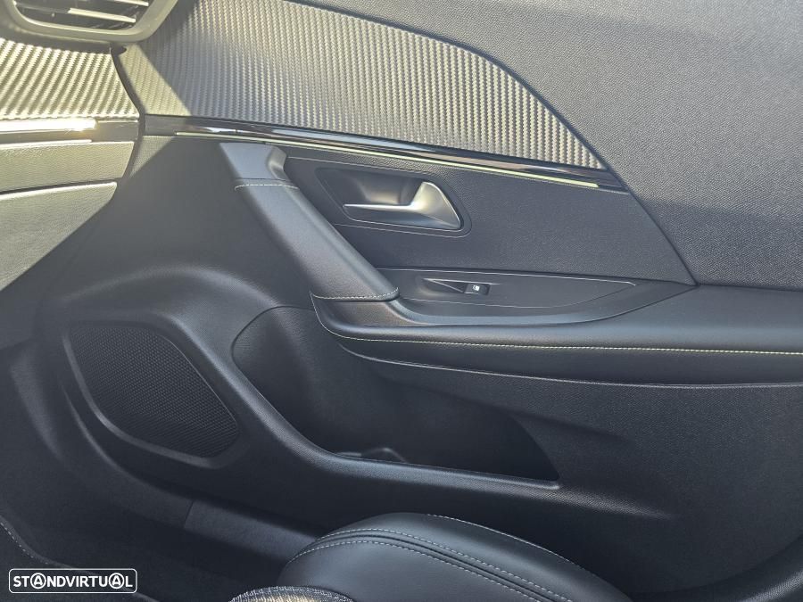 Peugeot e-2008 50 kWh GT - 31