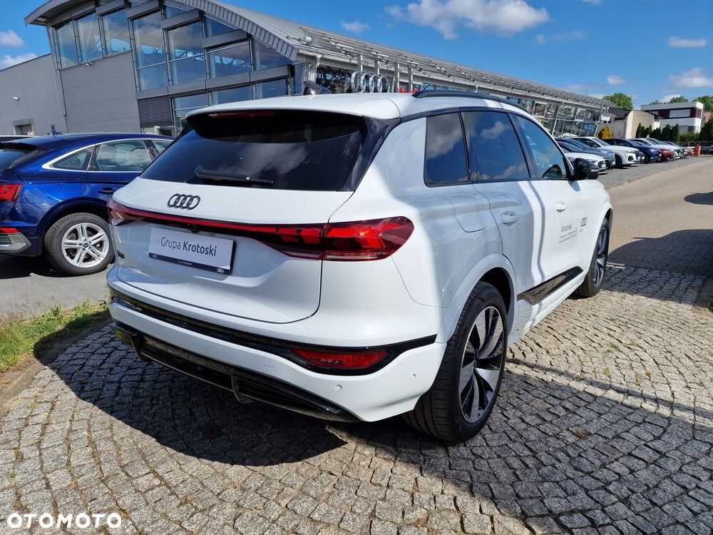 Audi Q6 e-tron - 3