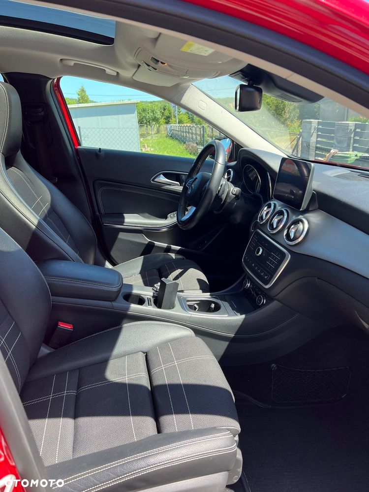 Mercedes-Benz GLA 250 4-Matic - 12