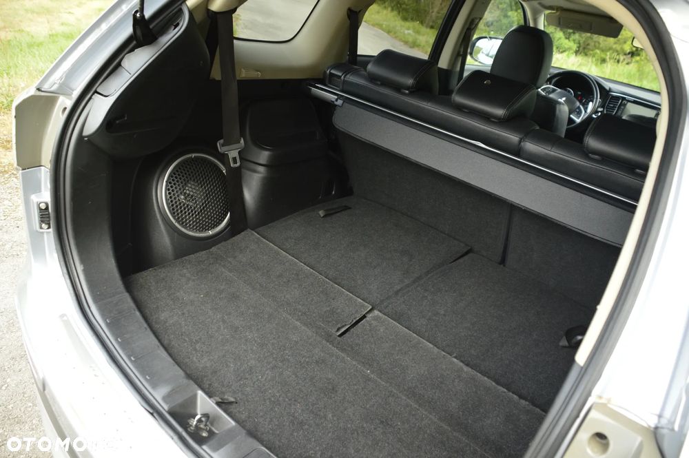 Mitsubishi Outlander 2.0 Intense + Navi 4WD CVT - 10
