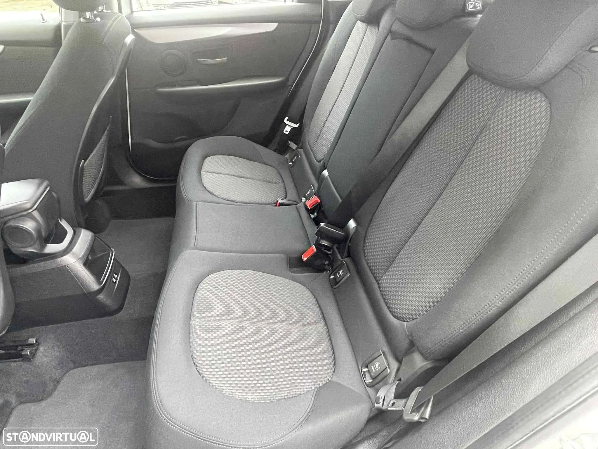 BMW 216 Active Tourer d Corporate Edition - 26