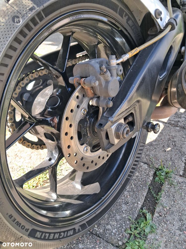 Honda CBR - 13