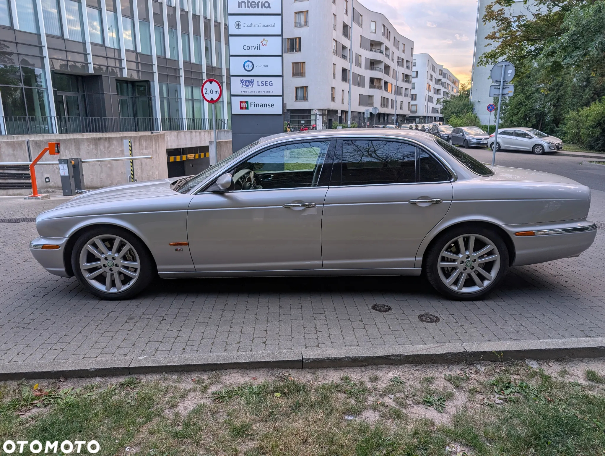 Jaguar XJR 4.2 - 30