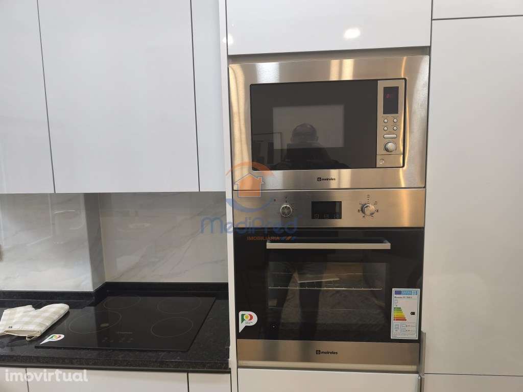 Apartamento T2 Totalmente Remodelado c/ Arrecadação de 27 m2 | Cent... - Grande imagem: 4/19