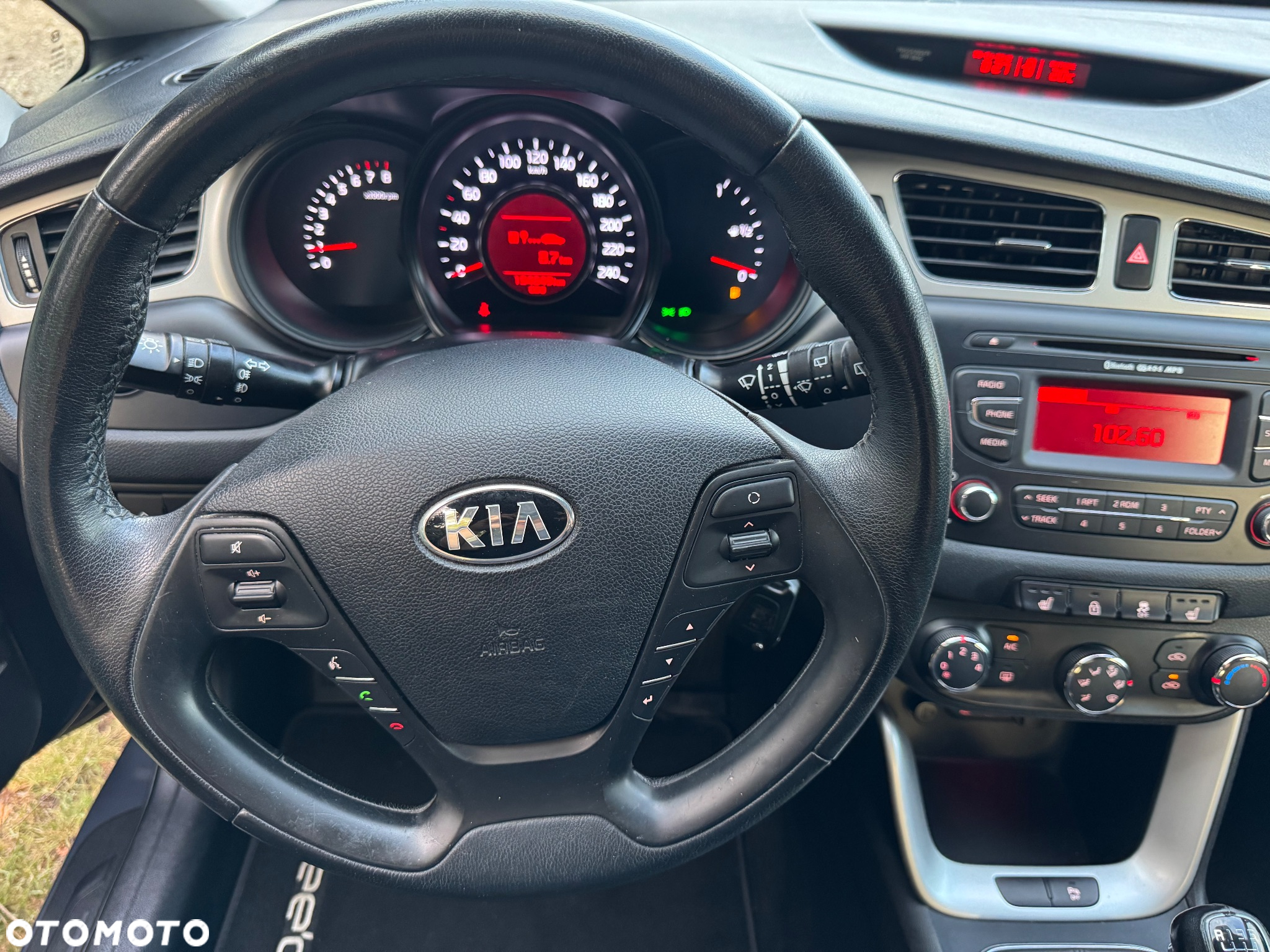 Kia Ceed - 13