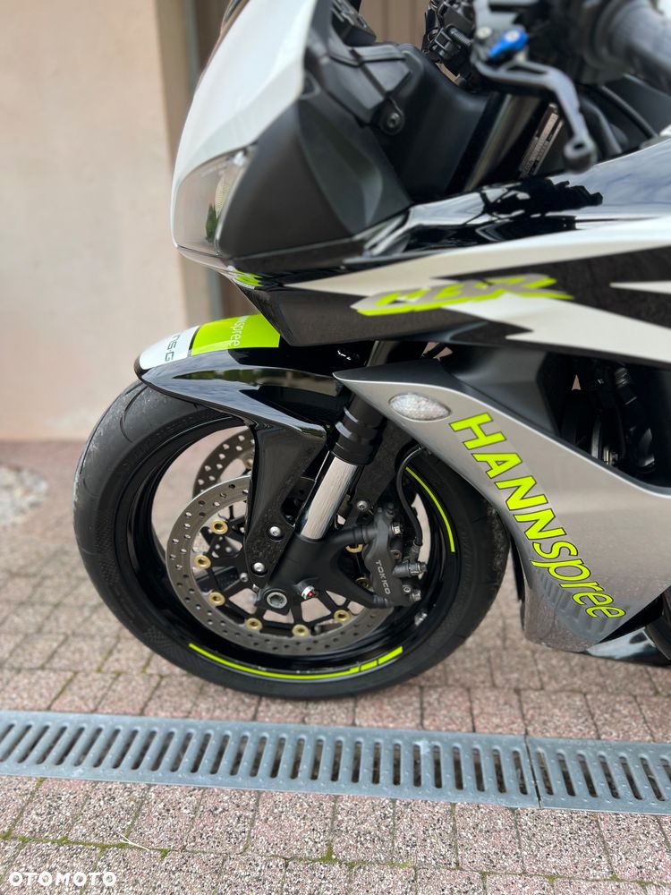 Honda CBR - 19