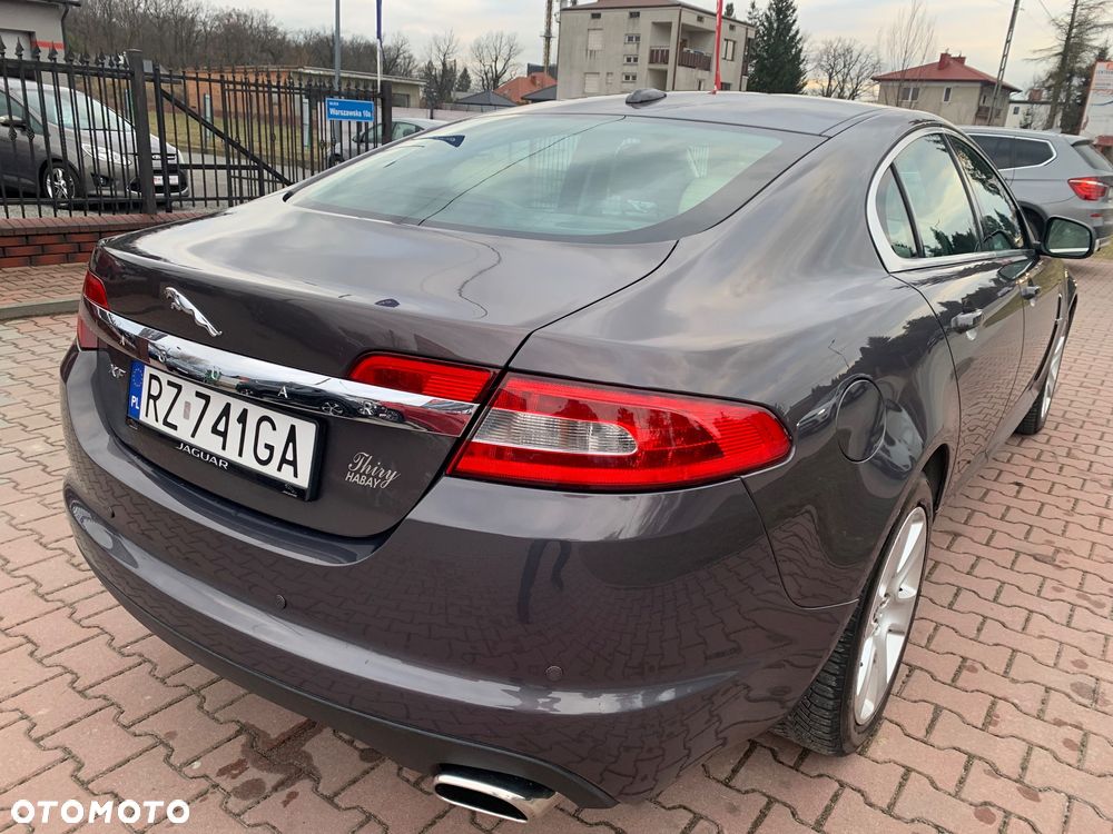 Jaguar XF 2.7 V6 Premium Luxury - 16