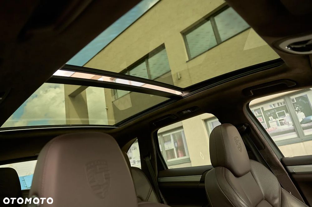 Porsche Cayenne - 18