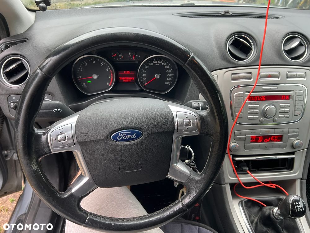 Ford Mondeo 2.5 Ghia - 18