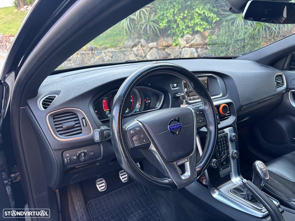 Volvo V40 D2 R Design - 12