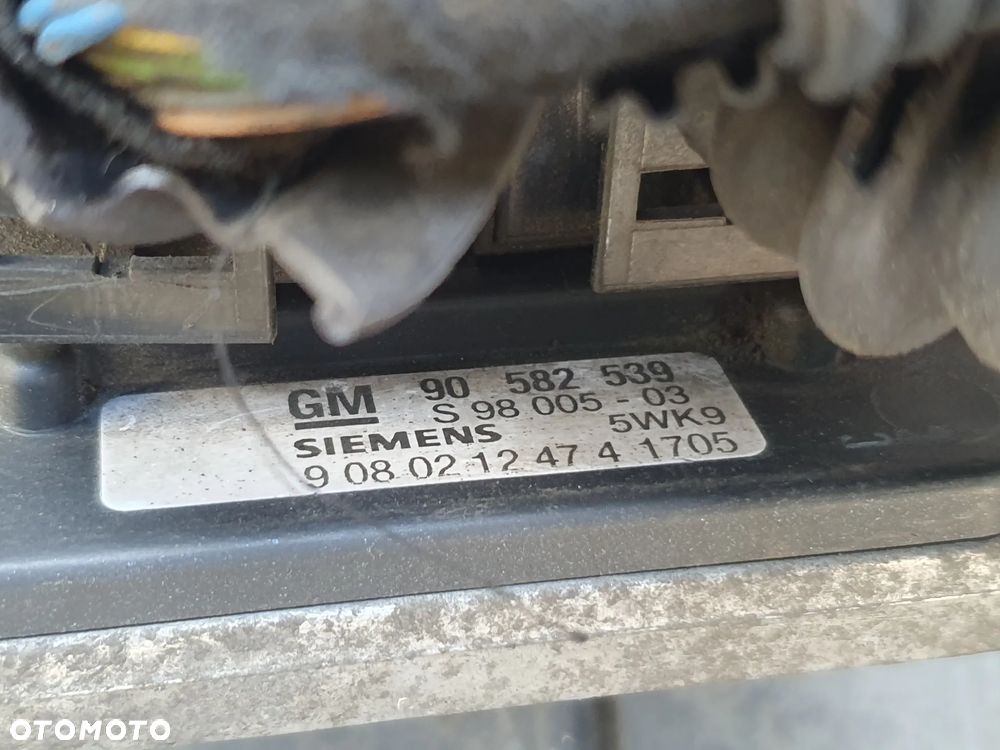 OPEL ZAFIRA A 1.8 STEROWNIK SILNIKA 90582539 - 2
