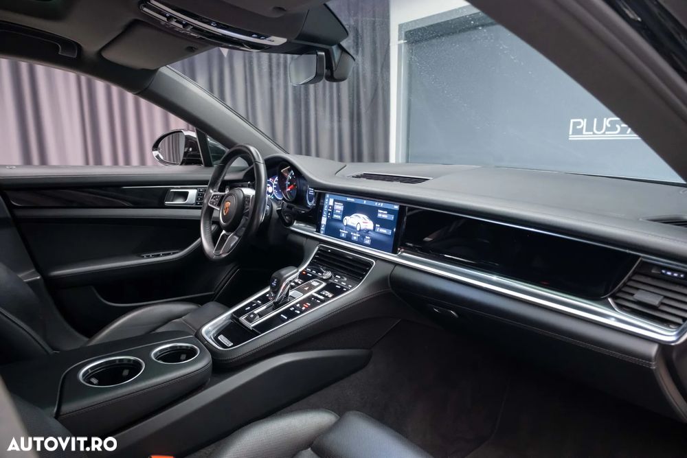 Porsche Panamera 4S - 27