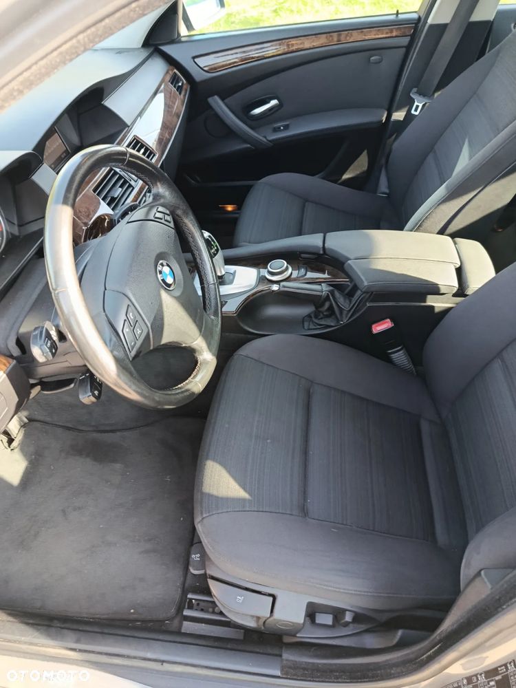 BMW Seria 5 525i - 4