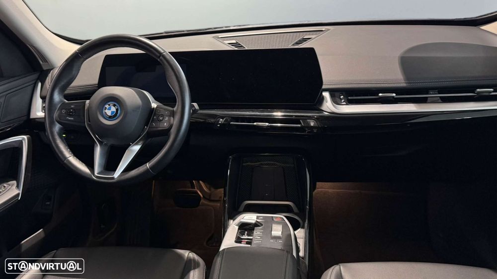 BMW iX - 8