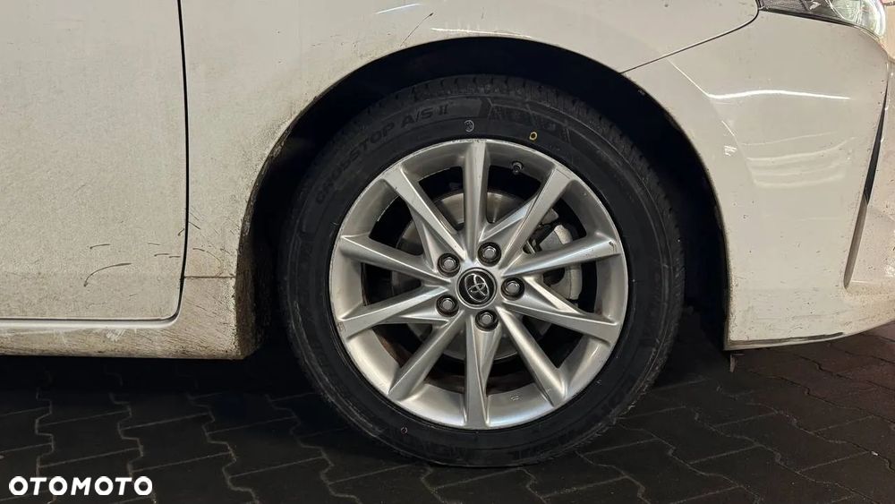 Toyota Prius+ (Hybrid) Comfort - 3