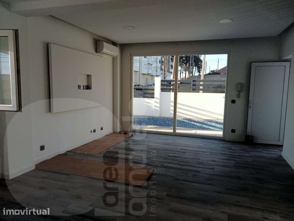 Moradia Nova T2+1 - com garagem e piscina em Fernão Ferro - Grande imagem: 4/21