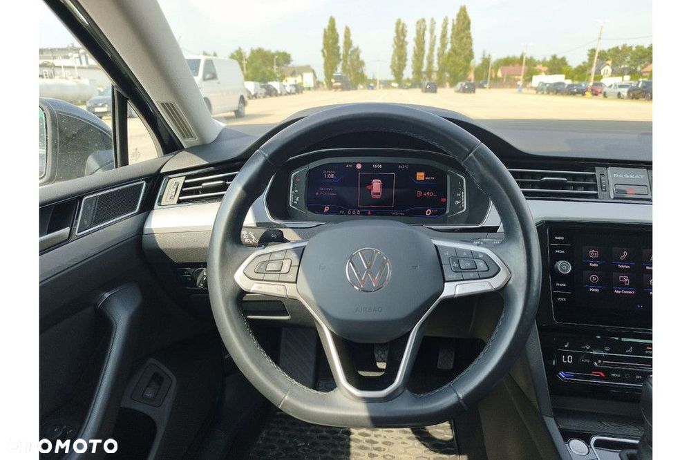 Volkswagen Passat Variant 2.0 TDI SCR DSG - 10