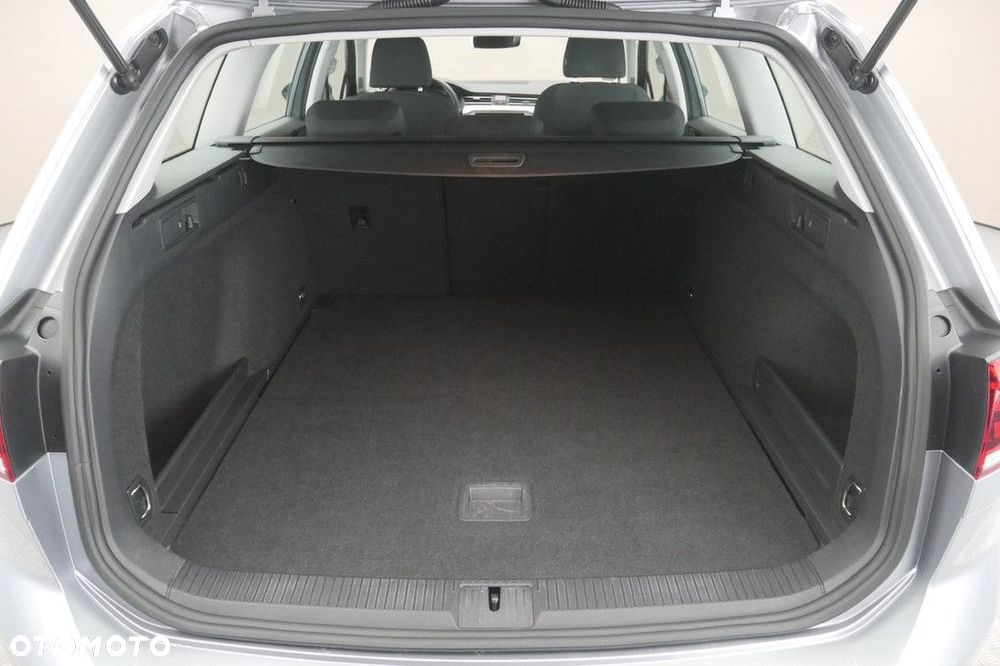 Volkswagen Passat Variant 1.5 TSI EVO Essence DSG - 16